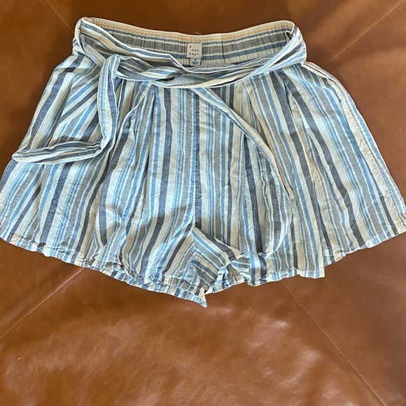 A New Day flowy shorts - Picture 2 of 3